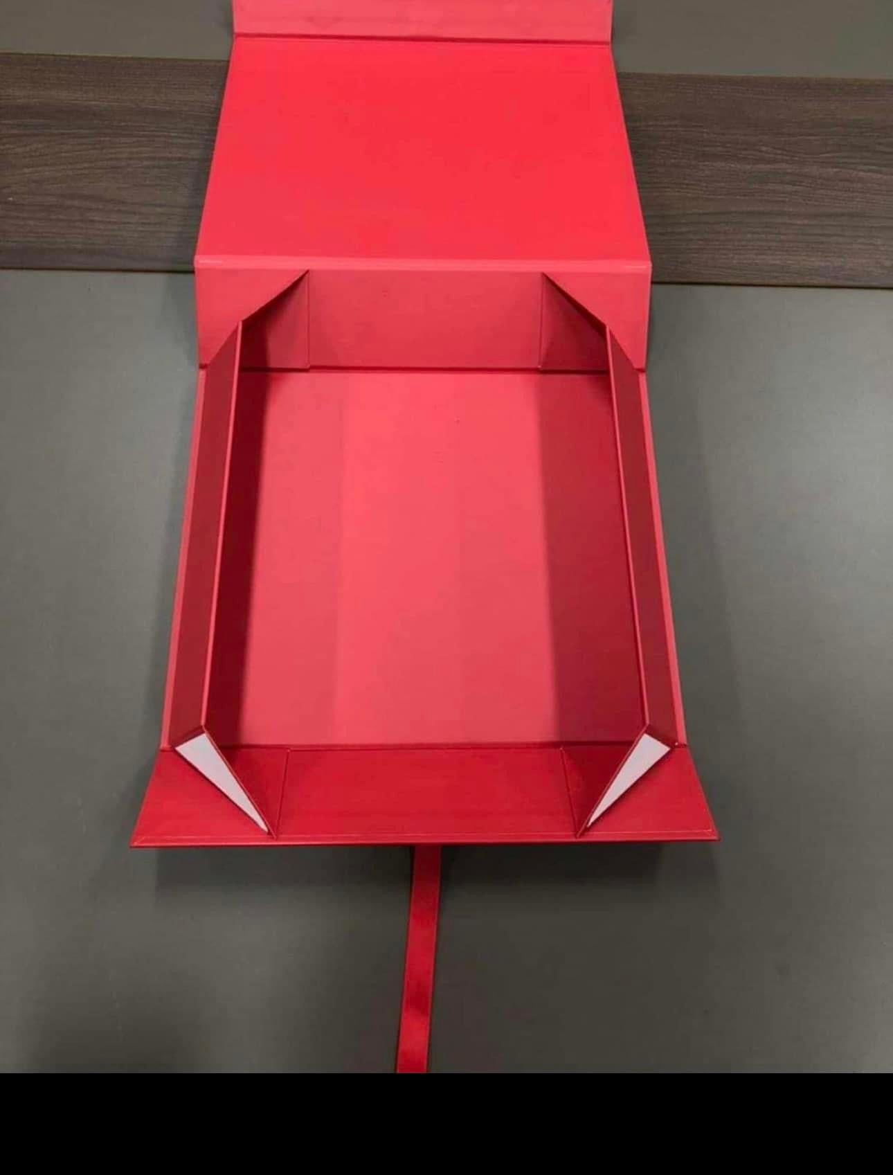 Red magnetic box with Ribbon
